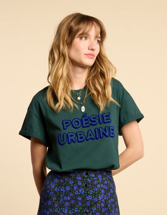Nachtgrünes T-Shirt mit Veloursschriftzug I.Code